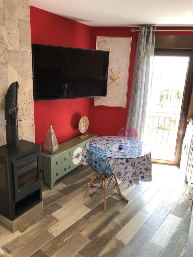 Apartamentos Deluxe Con Jacuzzi O Chimenea Love For Two Collado Mediano ภายนอก รูปภาพ